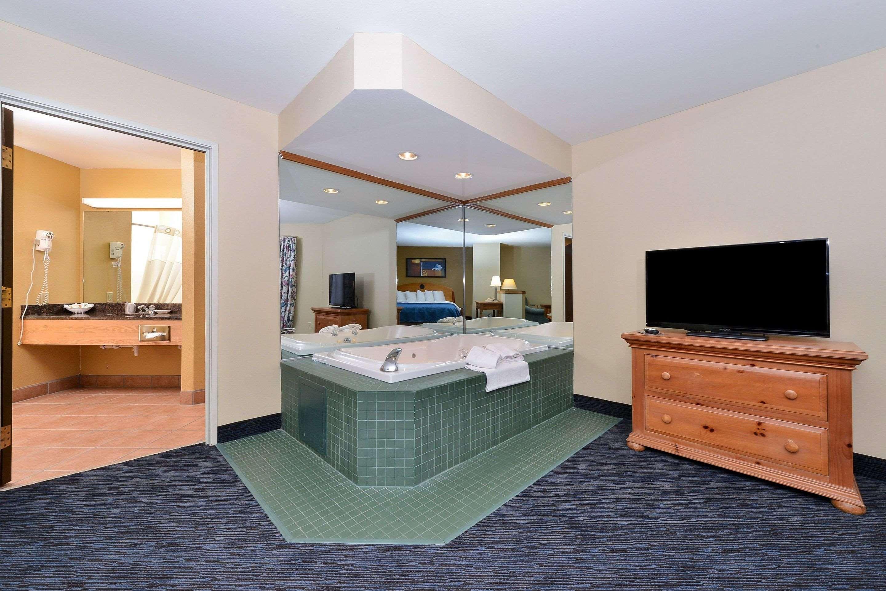 Quality Inn & Suites Shawano Exterior foto